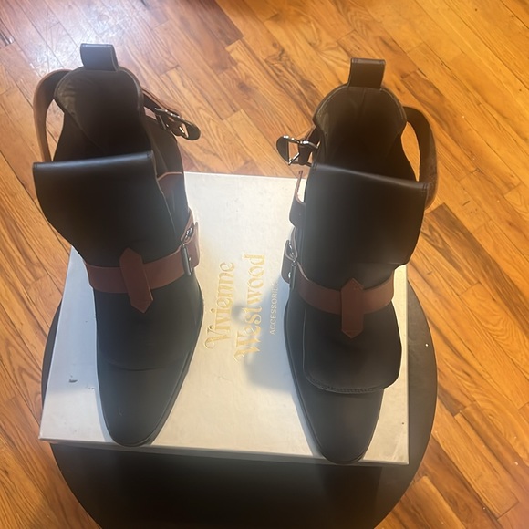 One of a kind High end fashion boot main image 6
